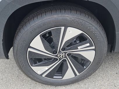 New 2026 Volkswagen Taos SE