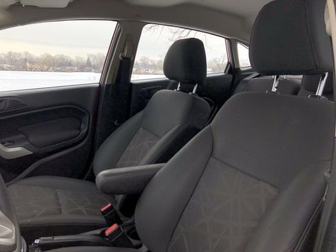Used 2013 Ford Fiesta SE image 24