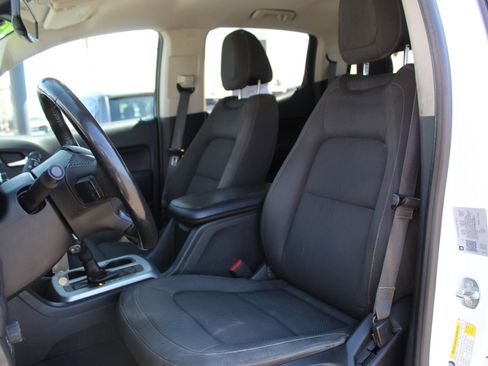 Used 2021 Chevrolet Colorado LT w/ Safety Package RWD image 20
