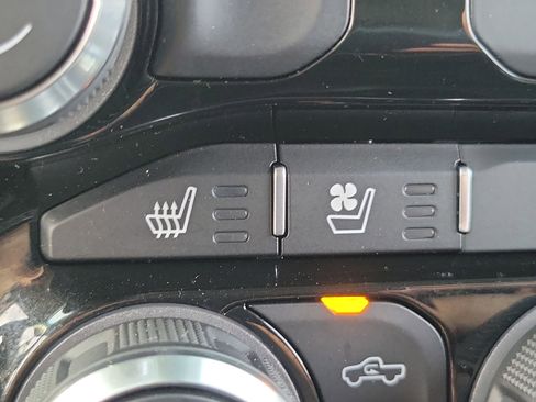 Used 2022 RAM 1500 Laramie image 24