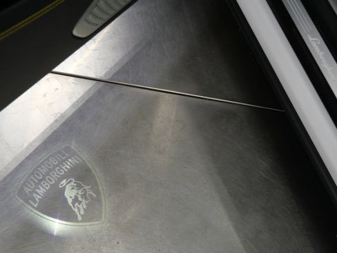 Used 2021 Lamborghini Urus image 37