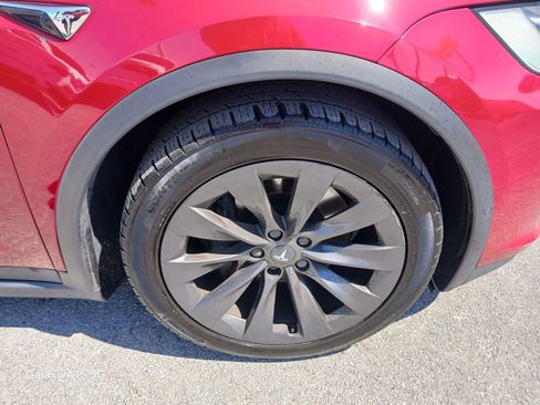 Used 2018 Tesla Model X 75D image 20