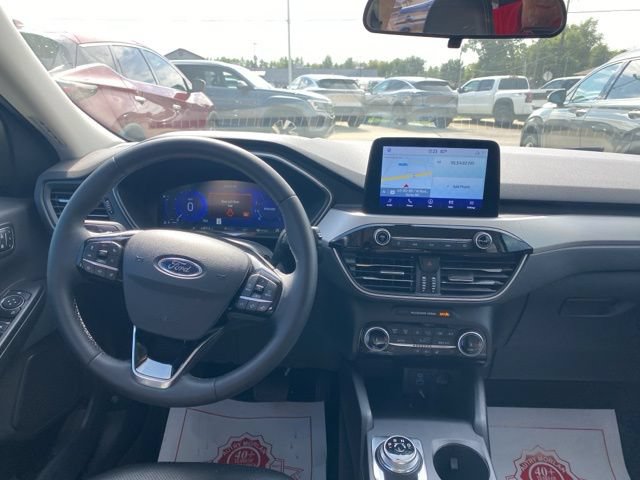 Used 2022 Ford Escape SEL w/ Technology Package FWD image 14