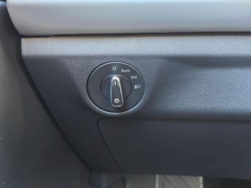 New 2026 Volkswagen Jetta SE FWD image 25