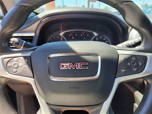 Used 2022 GMC Acadia SLE image 22