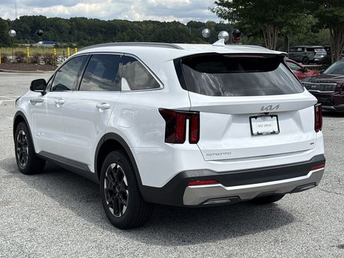 Certified 2025 Kia Sorento S AWD/4WD image 18
