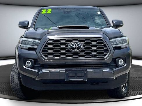 Used 2022 Toyota Tacoma TRD Sport w/ Technology Package AWD/4WD image 2