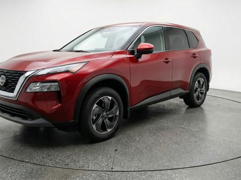 Used 2025 Nissan Rogue SV AWD/4WD image 3
