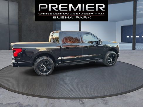 Used 2023 Ford F150 Lightning Platinum image 8