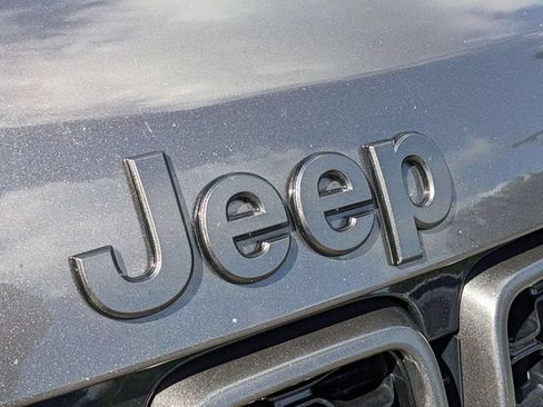 Used 2021 Jeep Grand Cherokee Limited w/ Quick Order Package 28K 80th AWD/4WD image 9