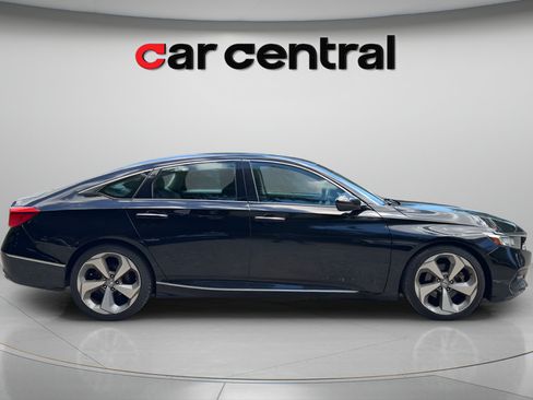 Used 2019 Honda Accord Touring image 6