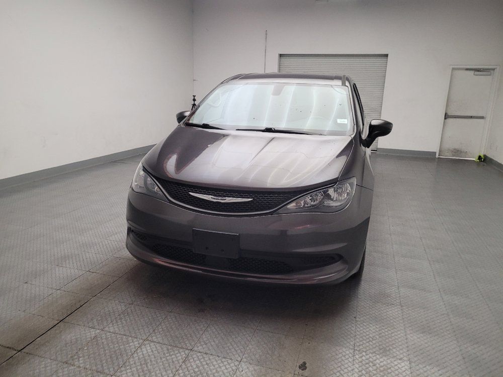 Used 2021 Chrysler Voyager LX FWD image 15