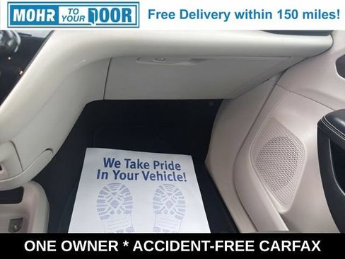 Used 2022 Chrysler Voyager LX FWD image 26