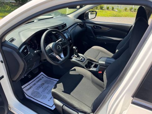 Used 2018 Nissan Rogue Sport S w/ S Appearance Package FWD image 9
