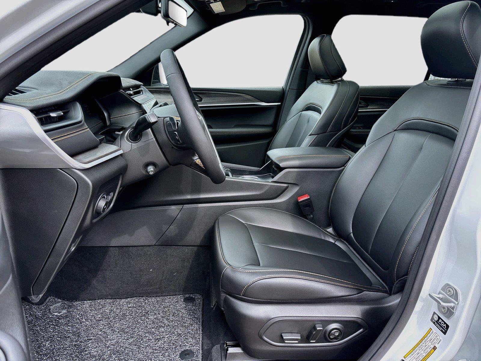 New 2026 Jeep Grand Cherokee L Limited AWD/4WD image 5