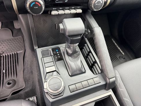Used 2026 Toyota Tacoma SR5 AWD/4WD image 25