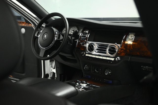 Used 2013 Rolls-Royce Ghost RWD image 65