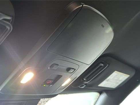 Used 2025 Toyota Camry SE image 23