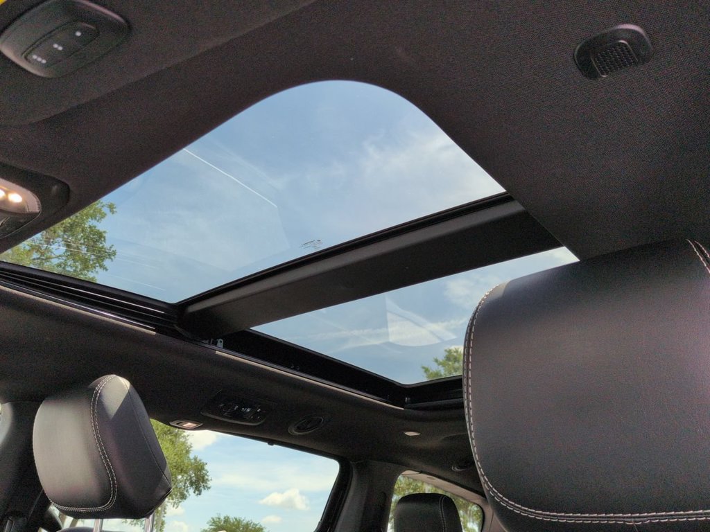 Used 2026 Chrysler Pacifica Limited FWD image 20
