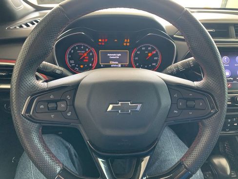 Used 2023 Chevrolet TrailBlazer RS w/ Sun and Liftgate Package image 6