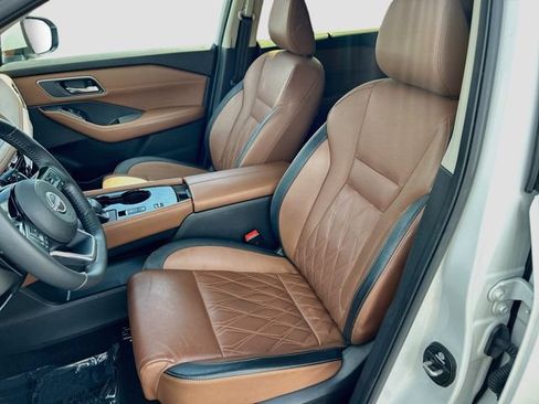 Certified 2024 Nissan Rogue Platinum w/ Platinum Premium Package FWD image 19