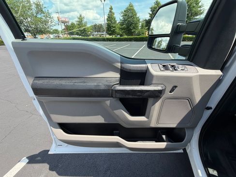 Used 2019 Ford F350 XL w/ Power Equipment Group RWD image 16