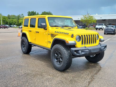 Used 2018 Jeep Wrangler Unlimited Sahara w/ Quick Order Package 24M Moab AWD/4WD image 7