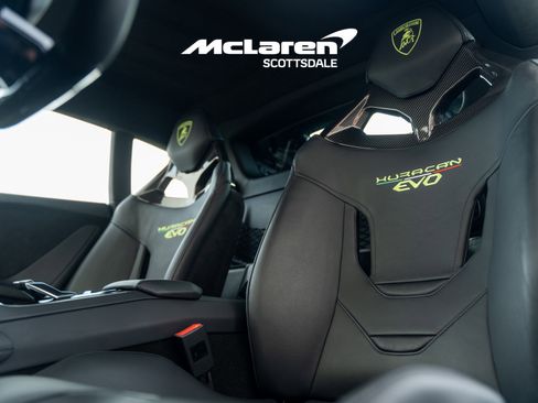 Used 2022 Lamborghini Huracan EVO image 25