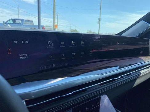 Certified 2025 Cadillac Escalade Premium Luxury Platinum RWD image 22
