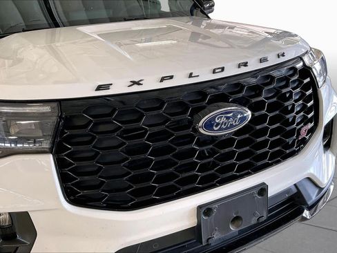Used 2025 Ford Explorer ST AWD/4WD image 30