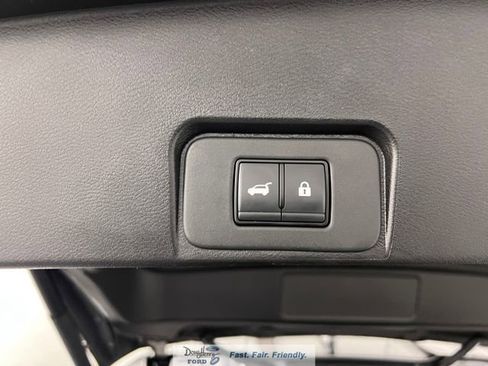 Used 2025 Nissan Rogue SV FWD image 32