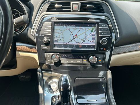 Used 2016 Nissan Maxima Platinum FWD image 35