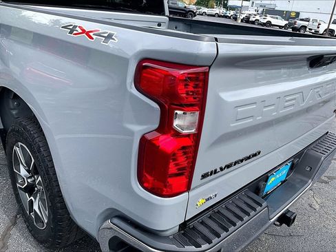 Used 2024 Chevrolet Silverado 1500 LT AWD/4WD image 35