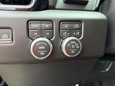 Used 2026 GMC Sierra 2500 Denali Ultimate AWD/4WD image 32