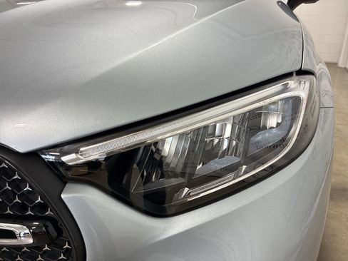 Used 2025 Mercedes-Benz GLC 300 GLC 300 image 10