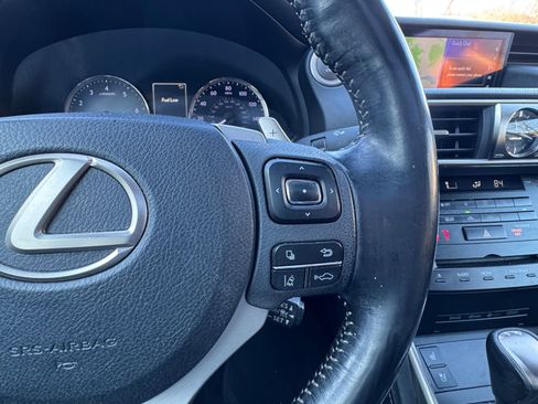 Used 2018 Lexus IS 300 AWD image 21