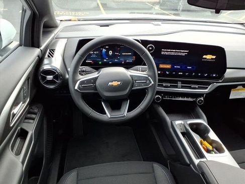 New 2026 Chevrolet Equinox EV LT image 6