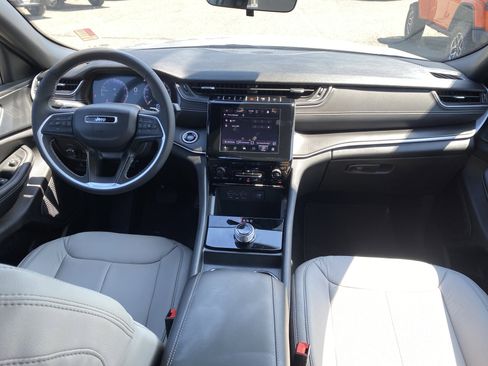 Used 2025 Jeep Grand Cherokee Laredo X w/ Trailer Tow Package image 6