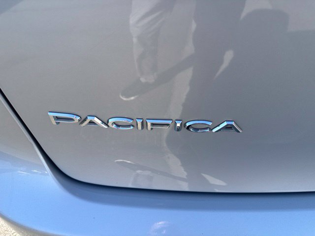 Certified 2024 Chrysler Pacifica Touring-L FWD image 33