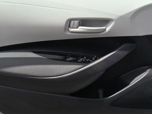 Used 2025 Toyota Corolla LE image 11