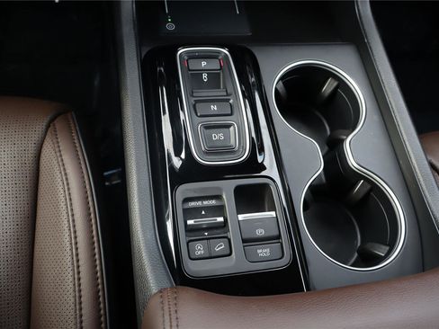 Used 2023 Honda Pilot Elite image 19