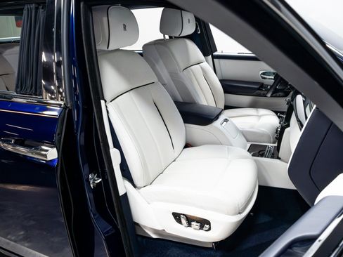 Used 2021 Rolls-Royce Phantom Sedan RWD image 27