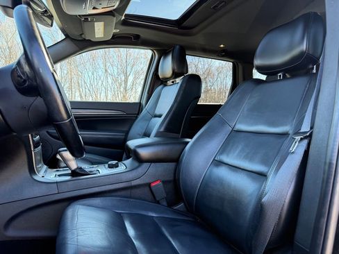 Used 2021 Jeep Grand Cherokee Limited w/ Trailer Tow Group IV image 17