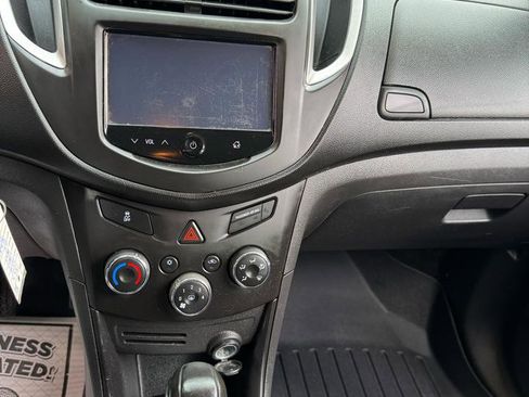 Used 2016 Chevrolet Trax LS AWD/4WD image 9