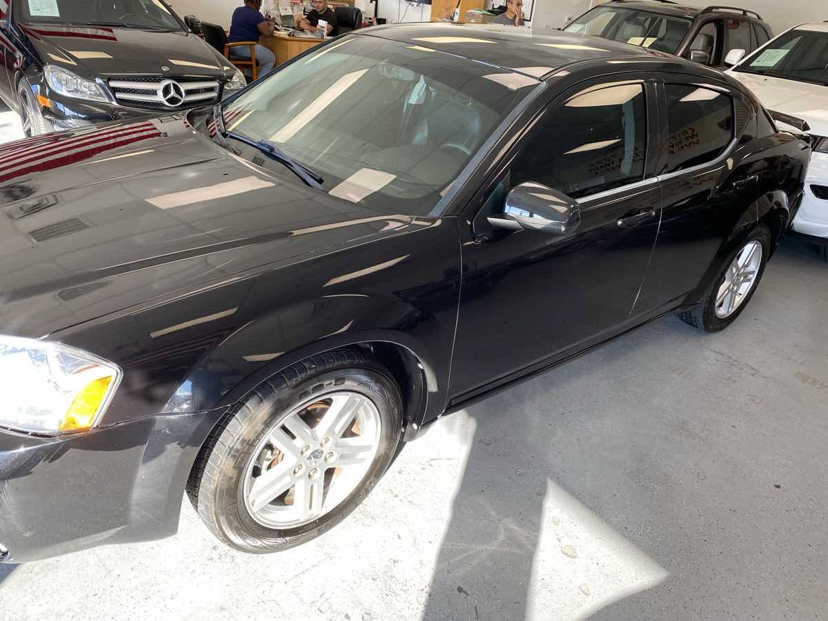 Used 2010 Dodge Avenger R/T w/ Premium Convenience Group FWD image 4
