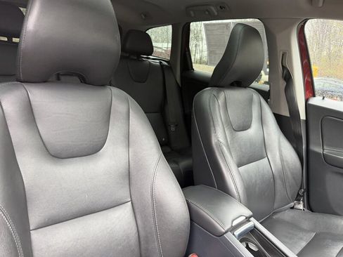 Used 2015 Volvo XC60 T6 w/ Proximity Package AWD/4WD image 25