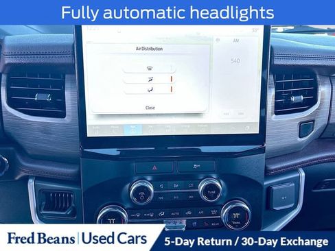 Used 2022 Ford Expedition Limited image 18