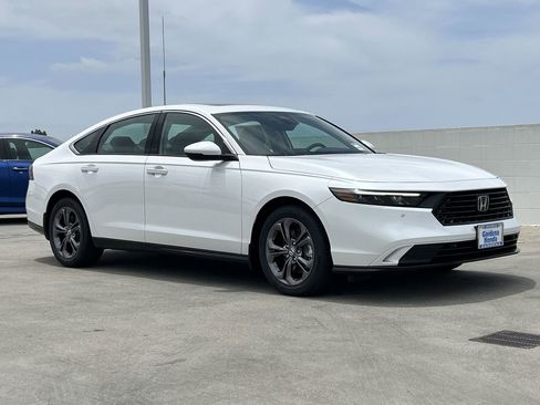 New 2025 Honda Accord EX-L image 2