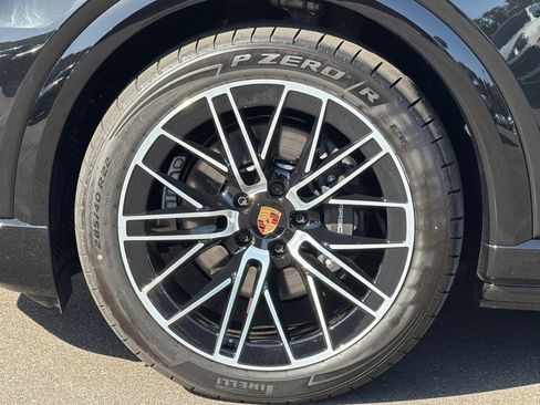 Used 2026 Porsche Cayenne Electric AWD/4WD image 27