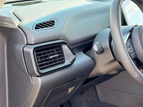 New 2025 VinFast VF 8 Eco AWD/4WD image 10
